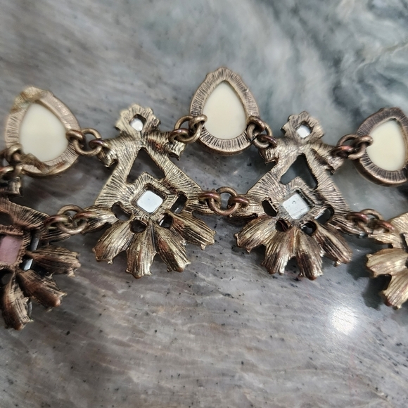 Vintage Cream and Crystal Floral Statement Necklace - Picture 7 of 8